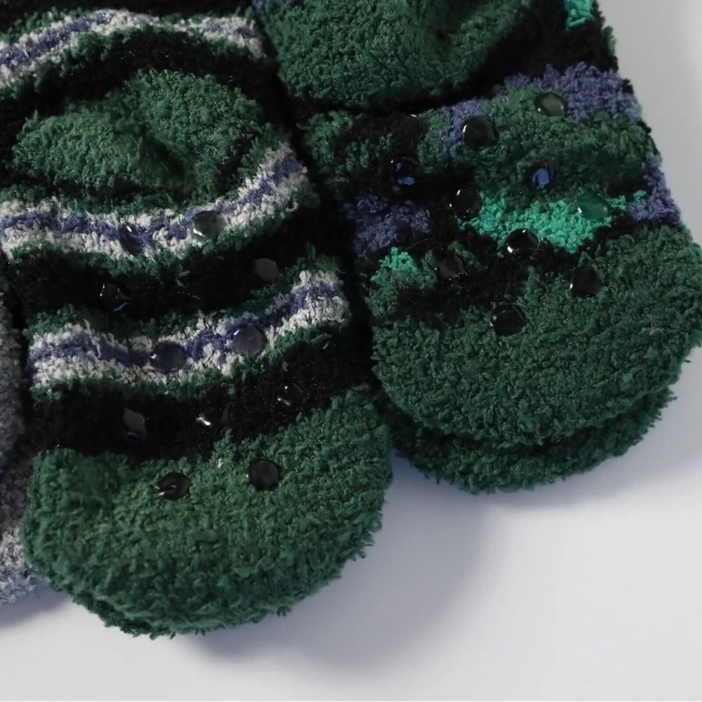 New Tucker + Tate 2 sets 4 pairs of kids socks Camo Wolf packs 4.5-8.5 non-slip